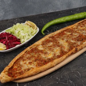 Kıymalı Kaşarlı Pide